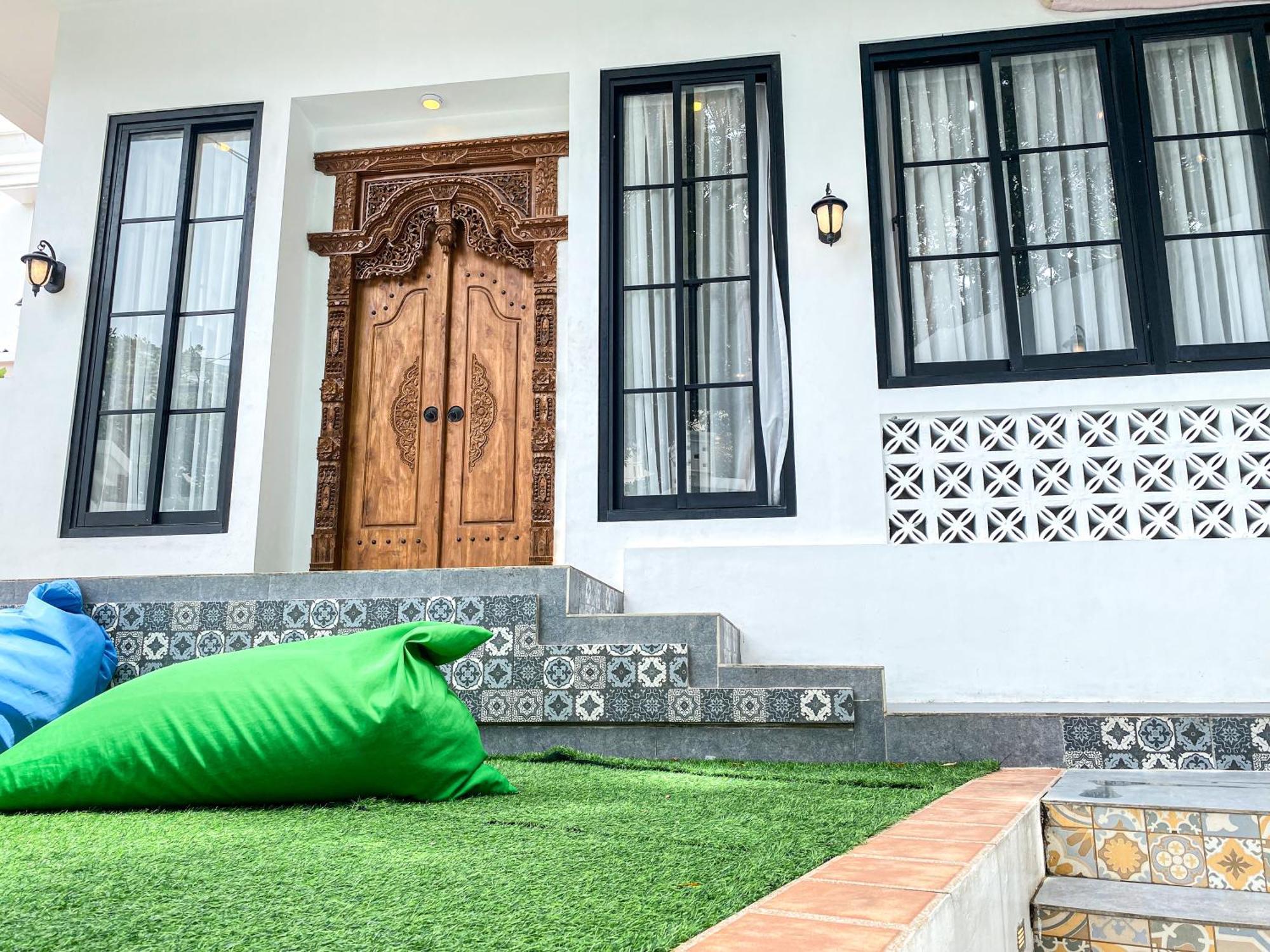 Pavilion The Lodge Bandung Exterior foto